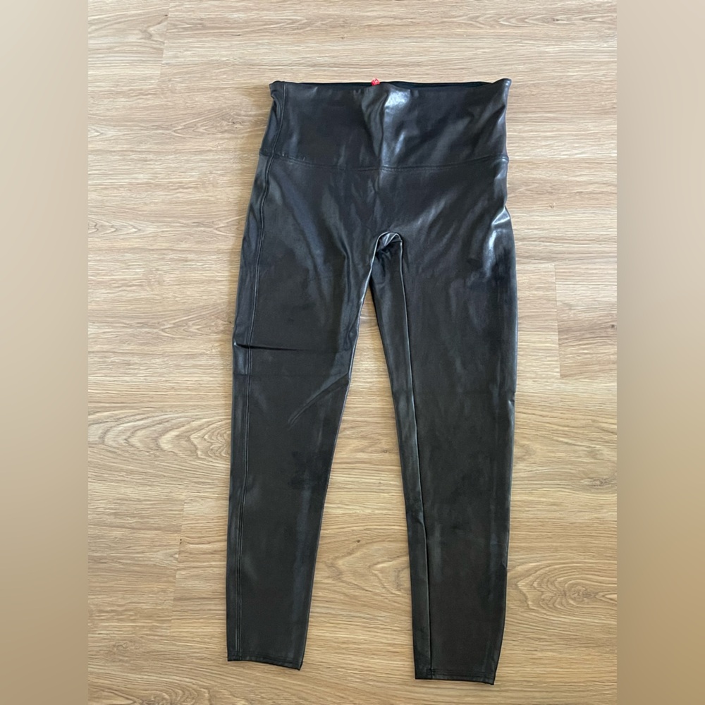 SPANX Black Leggings with Red Tag